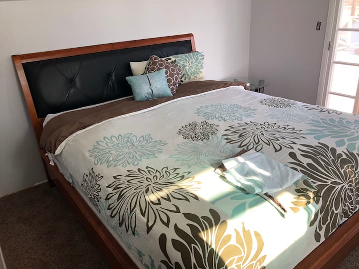 Суперголямо двойно легло с матрак от мемори пяна.