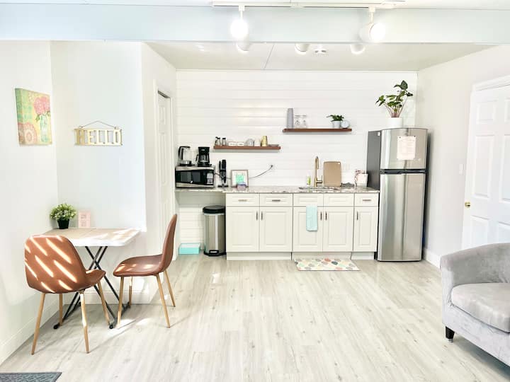 Cozy Eco Private Studio 10 Min To Downtown & Beach - Sarasota, FL