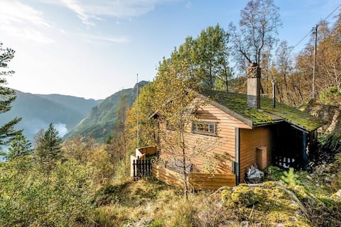 Charming cabin near Preikestolen and Kjerag