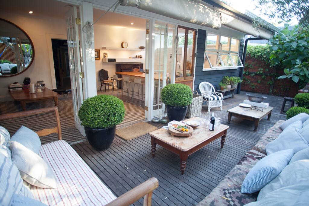 Indoor/outdoor dining and relaxing.