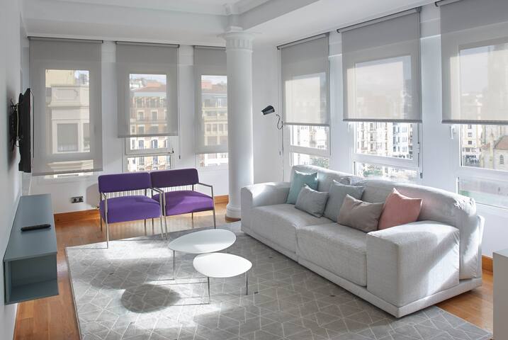 LUXURIOUS and ECLECTIC APARTMENT in Zurriola Beach gallery image 4