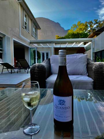 Newlands home, super fast WiFi with batteries gallery image 3