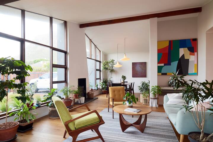 Plant filled home near Muizenberg with inverter