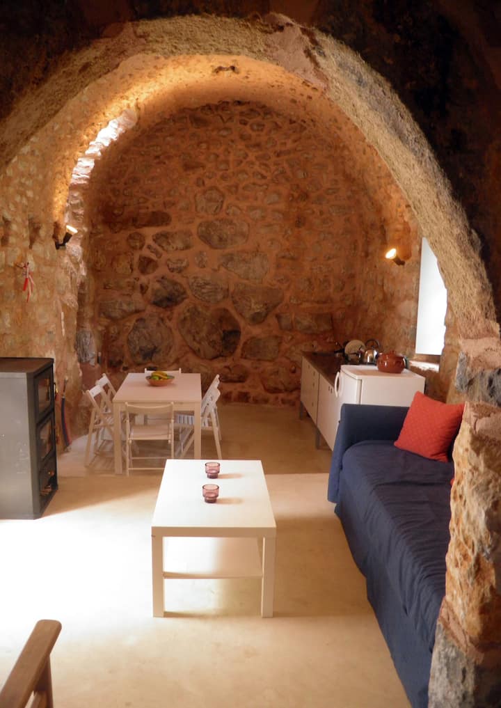 Old Tower-House in Mani peninsula - Houses for Rent in Lagia, Peloponnisos,  lakonia, mani, Greece