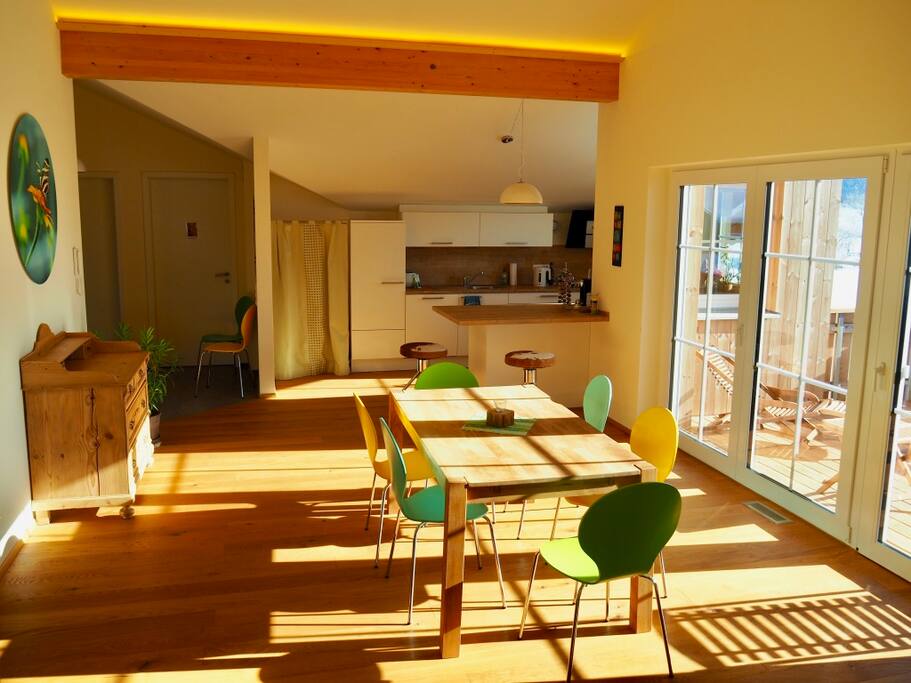 Esszimmer (dining room)