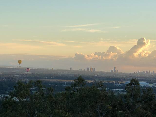 Gold Coast Heavenly Views- Mountain View Apartment