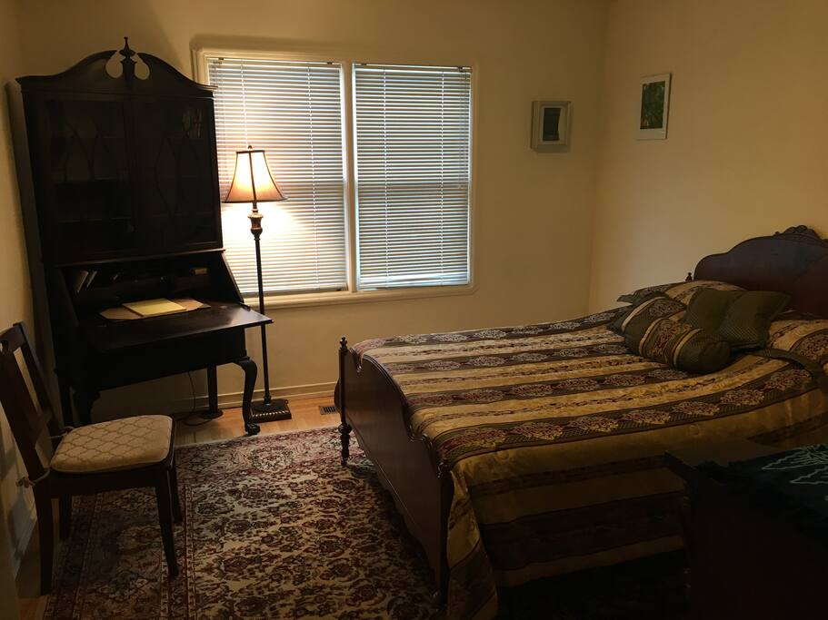Large Bedroom with Double Bed and Private Desk.