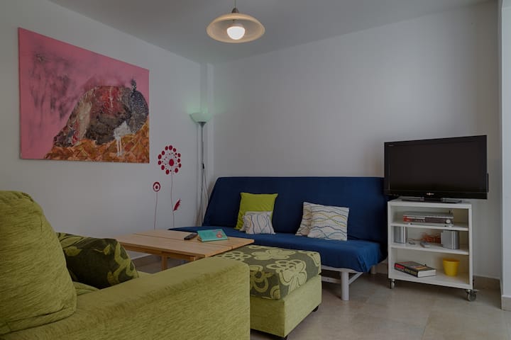 ka edhe një krevat divan 140 cm