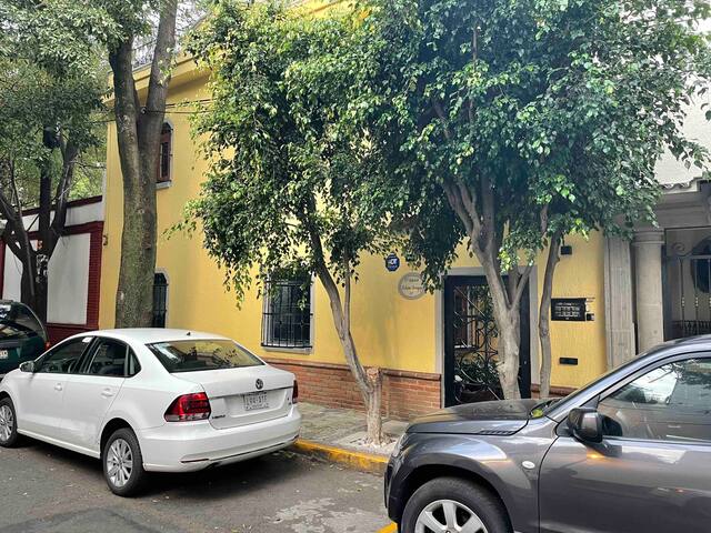 3 STORY TOWNHOUSE in the HEART of COYOACAN! gallery image 3