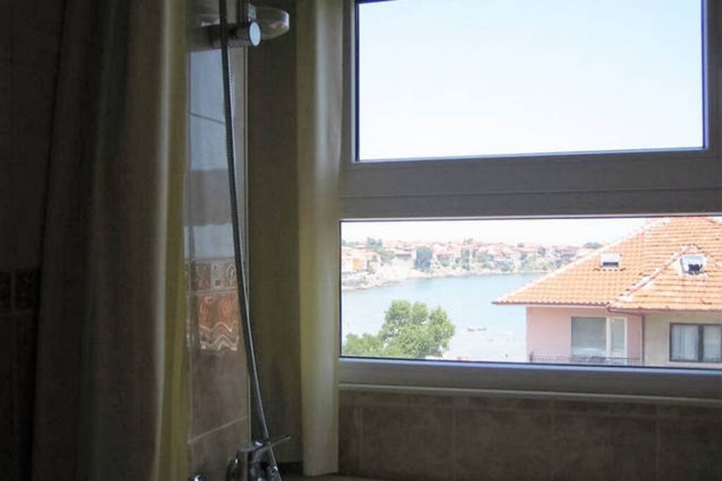 Room 1 bathroom