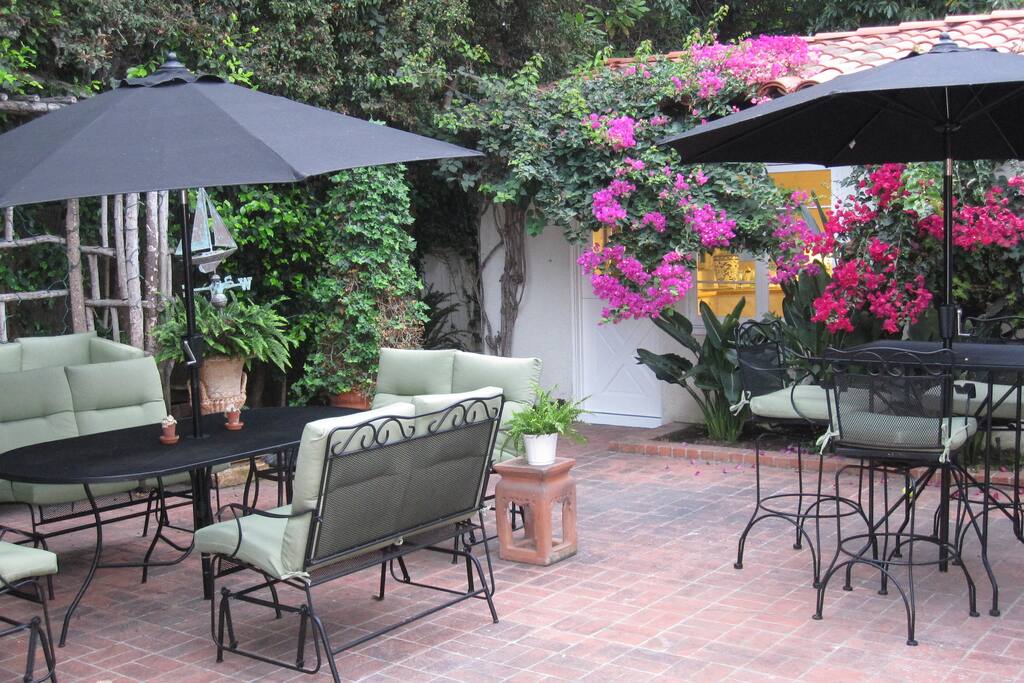 Indoor/Outdoor
Perfect for entertaining