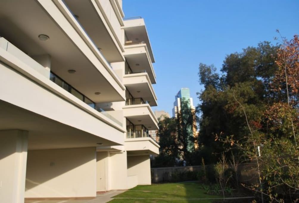 Espacios exteriores y jardines. Outdoor spaces and gardens.