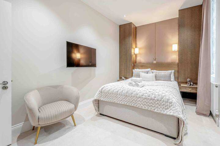 The Mayfair King gallery image 4