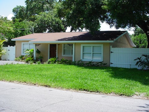 Popular Airbnb listing: Guest House in Ballast Point