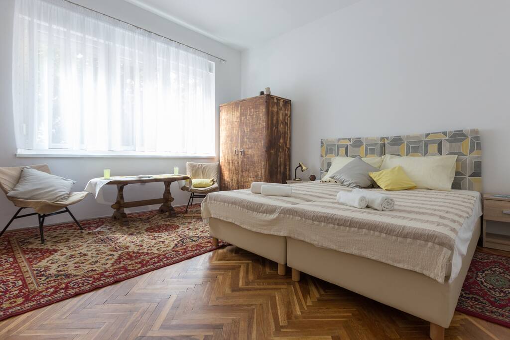 Studio Apartment Mira: living room with two beds