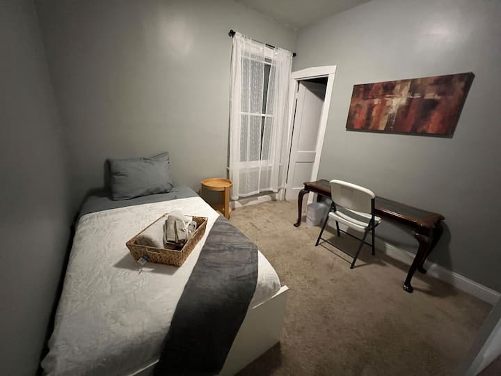 Adorable room Houses for Rent in Stickney, Illinois, United States