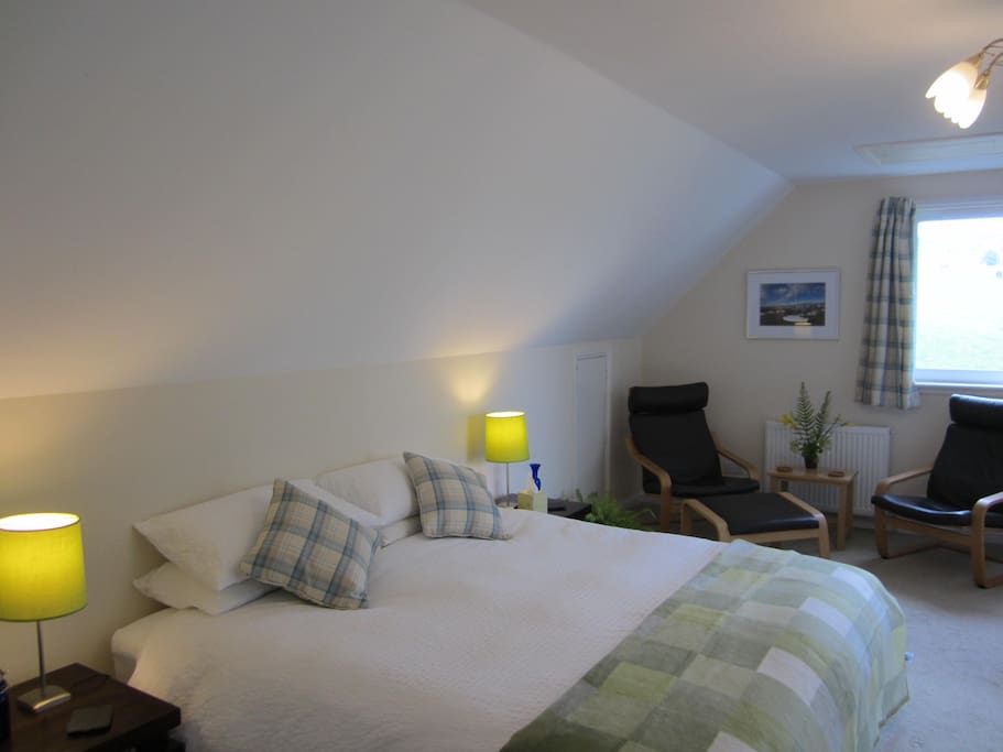 Loch Glow - 2 single beds or Kingsize
