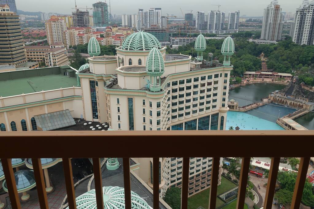 Balcony View/ベランダの風景