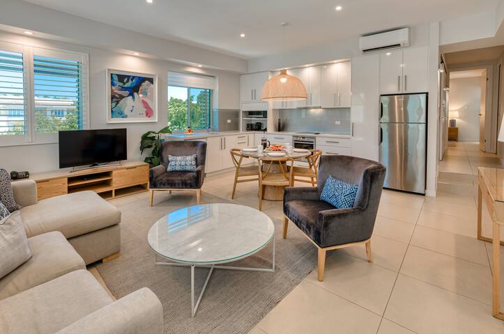 Two Bedroom Hastings Street Rooftop Spa Apartment gallery image 4