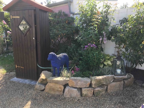 House for 8 to 10 people near the fair/airport