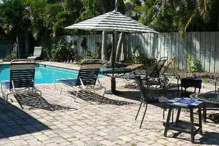 Clean &Quiet Piece of Paradise 2 Bedroom
