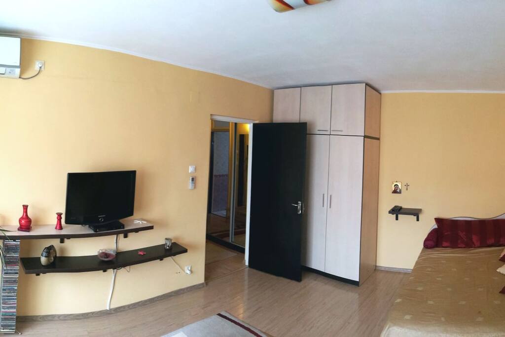 Main room 2