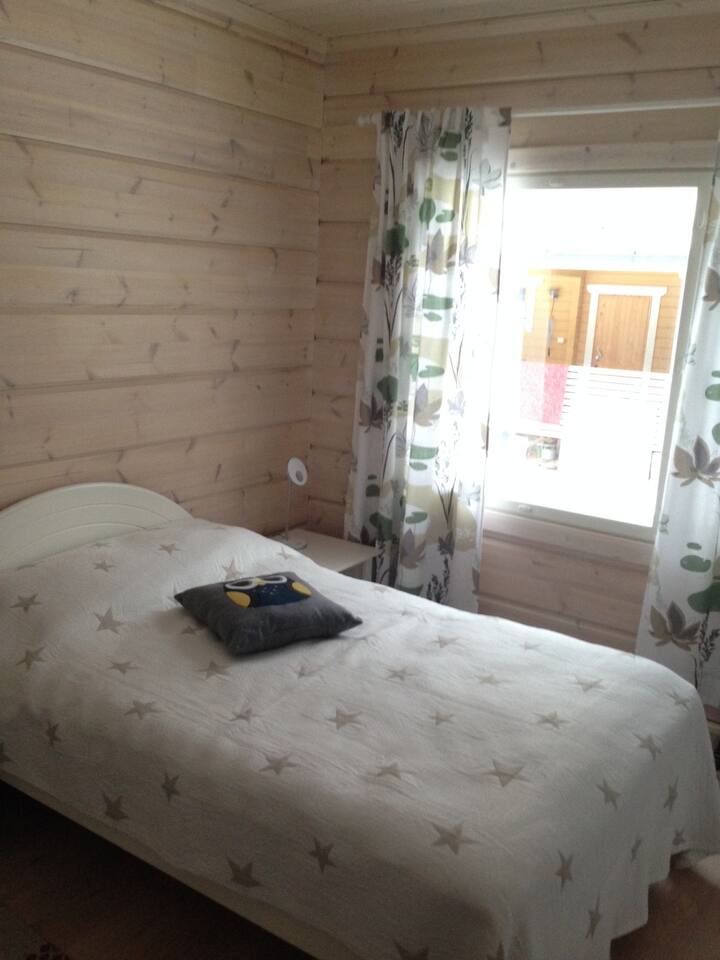 Makuuhuone 3, 120cm parivuode, Bedroom nro 3, with small doublebed