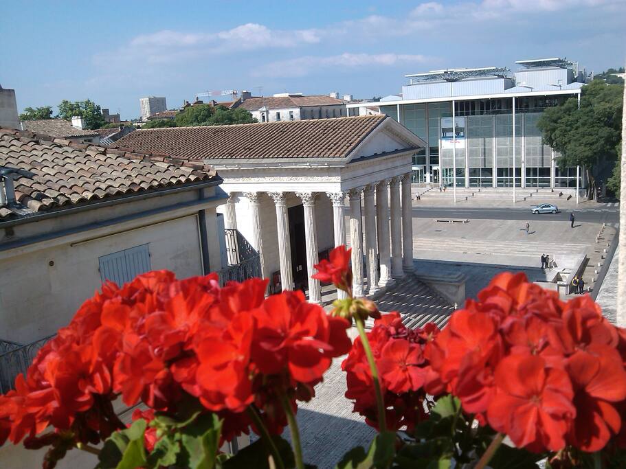 Charming attic apartment. Flats for Rent in Nimes, Languedoc