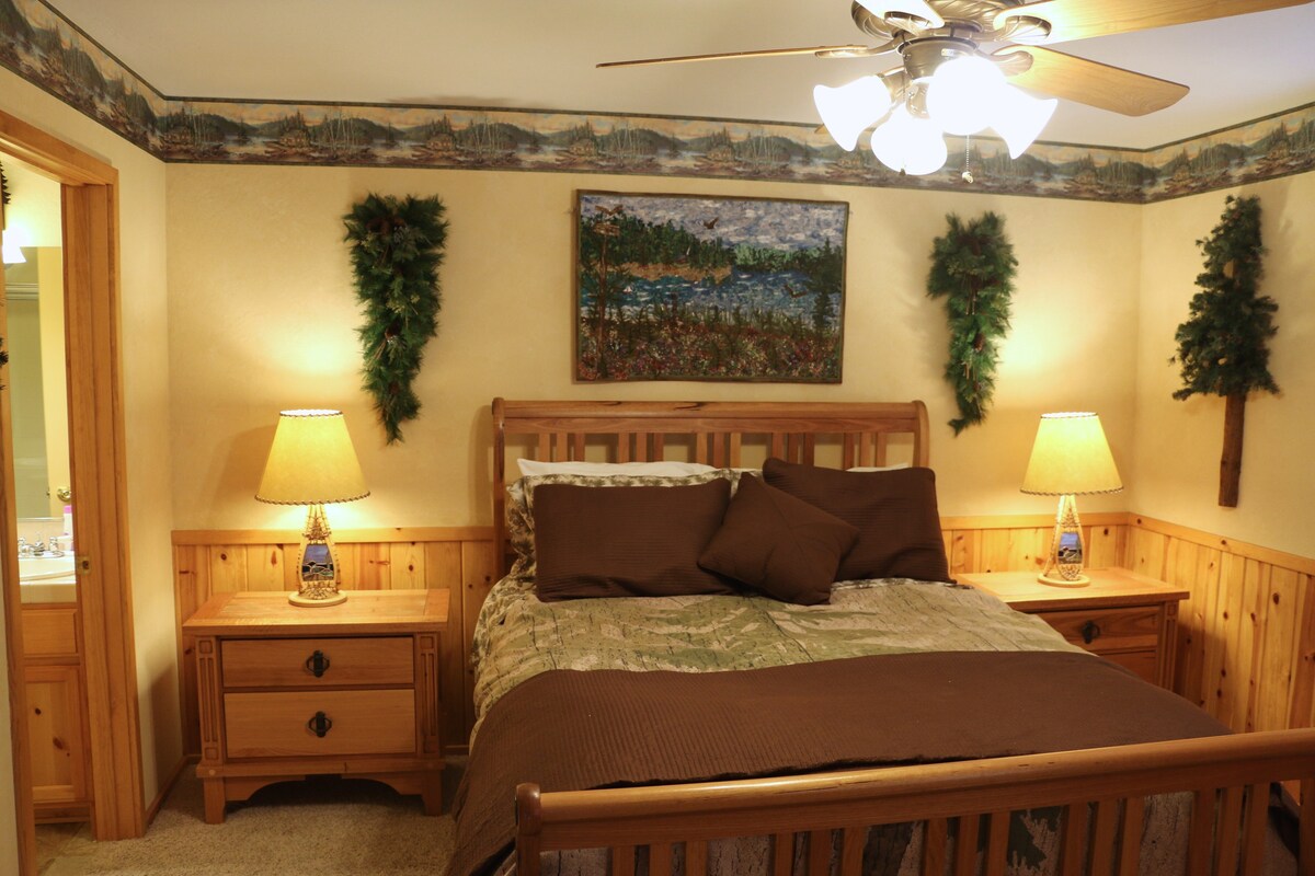 Mapumziko ya chumba cha kulala chenye samani nzuri.