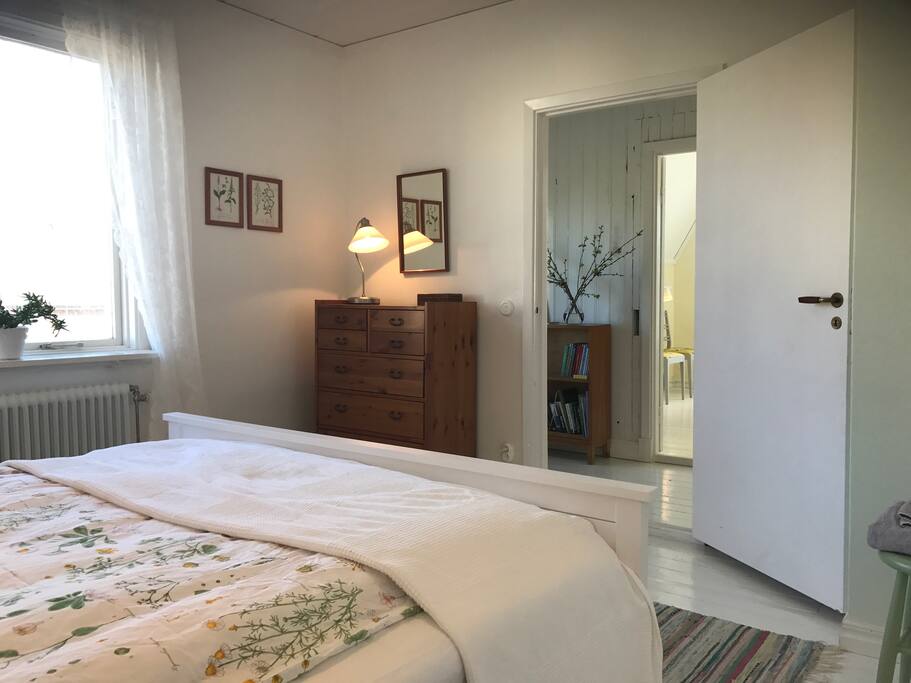 The 'Garden Room' is located opposite of the 'Balcony Room'.