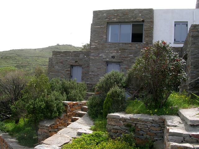 “Aigaion House” on Kea island. gallery image 3