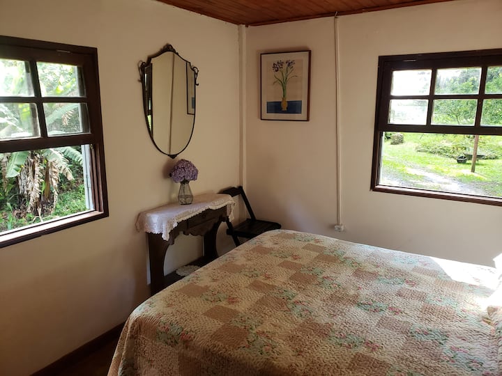 第二间双人卧室。