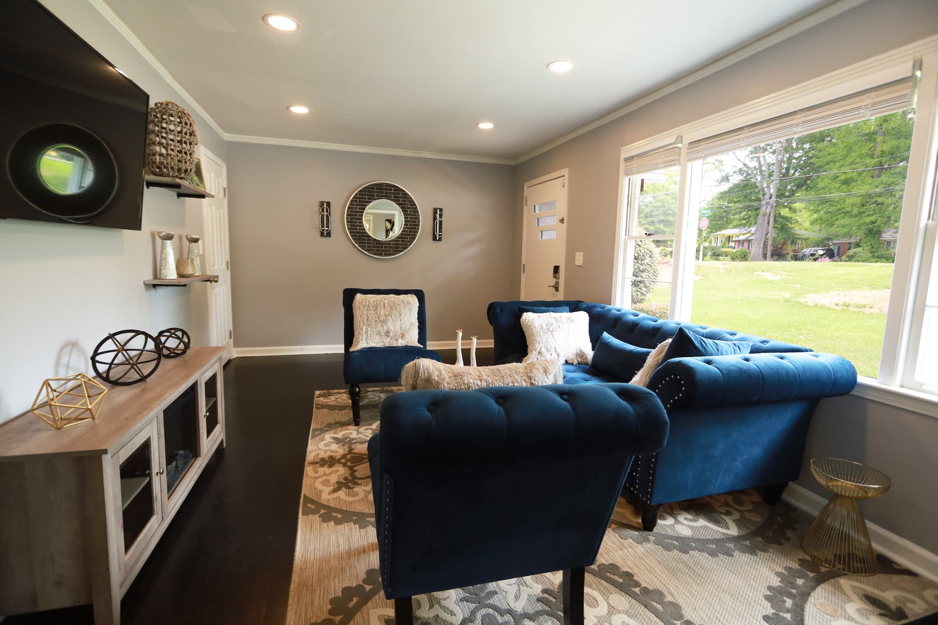 Cozie Atl Cutie ⭐⭐⭐⭐⭐ CLOSE TO EVERYTHING Sleeps 6