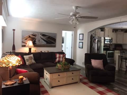 Top Airbnb: Beachy boathouse 1 in Holden Beach