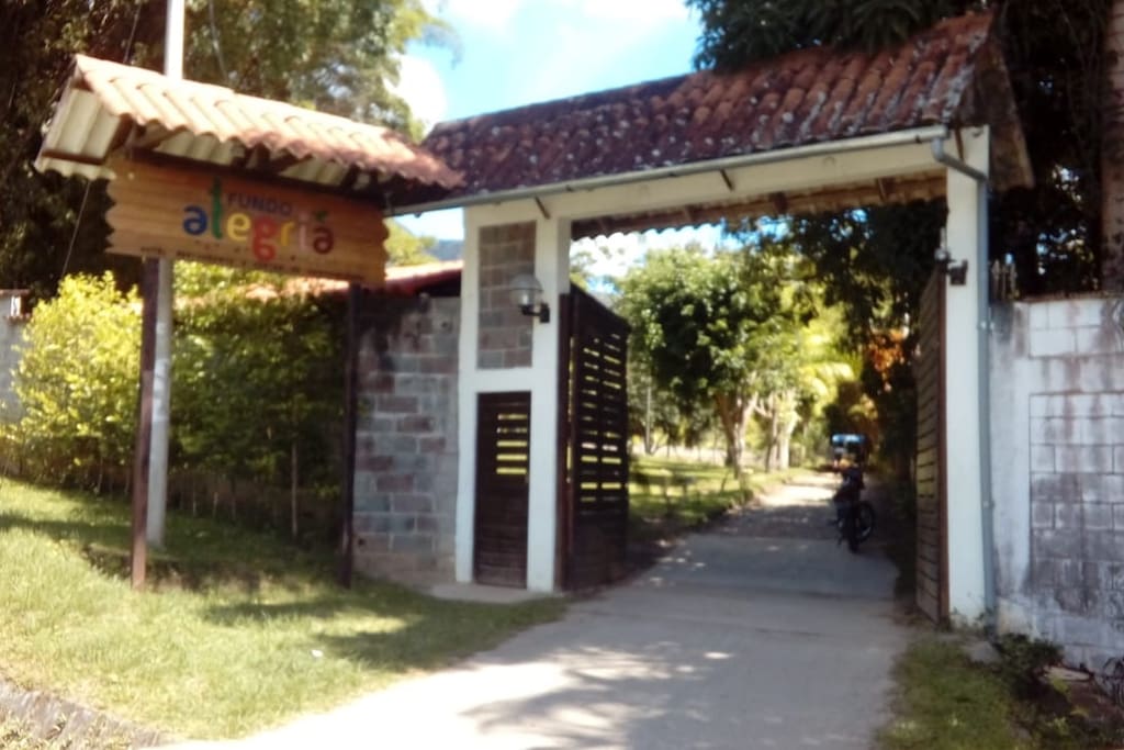 Entrada al Alojamiento
