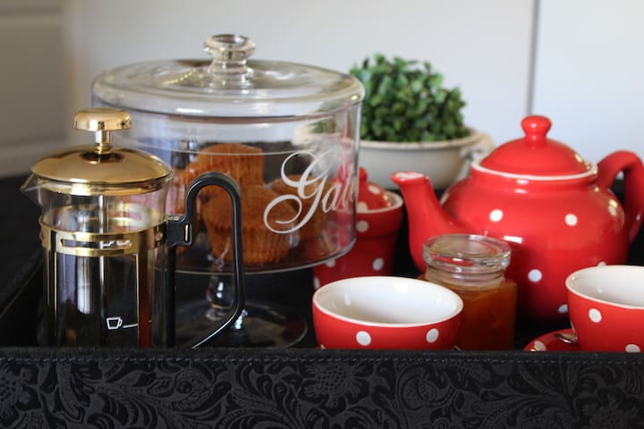 Studio Avignon centre,calme,wifi,5 mn gare,clim