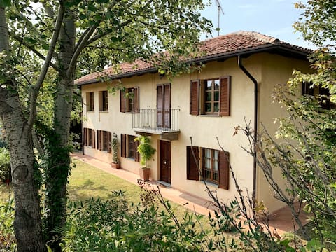 Casa Voliera: Langhe in the UNESCO Territory