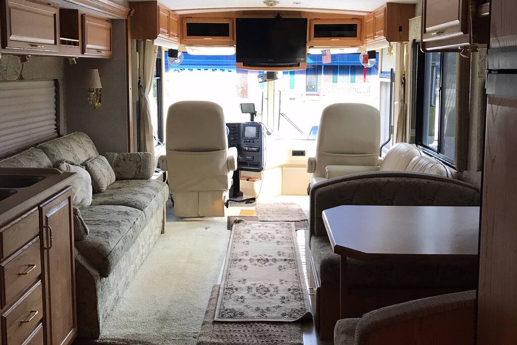 Entertainment area rocks. Color TV, play station with Blueray DVD, awesome surround system!