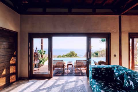 Hillside "Chalet di Lipah" with panoramic views