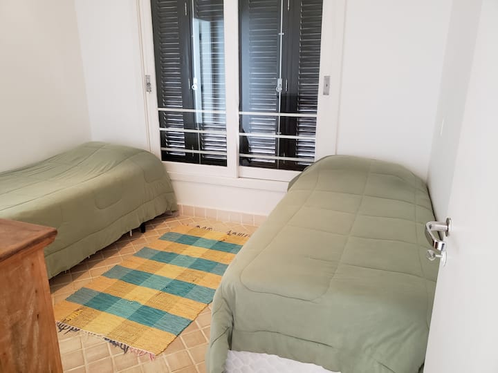 סוויטה  1 עם 3 מיטות יחיד