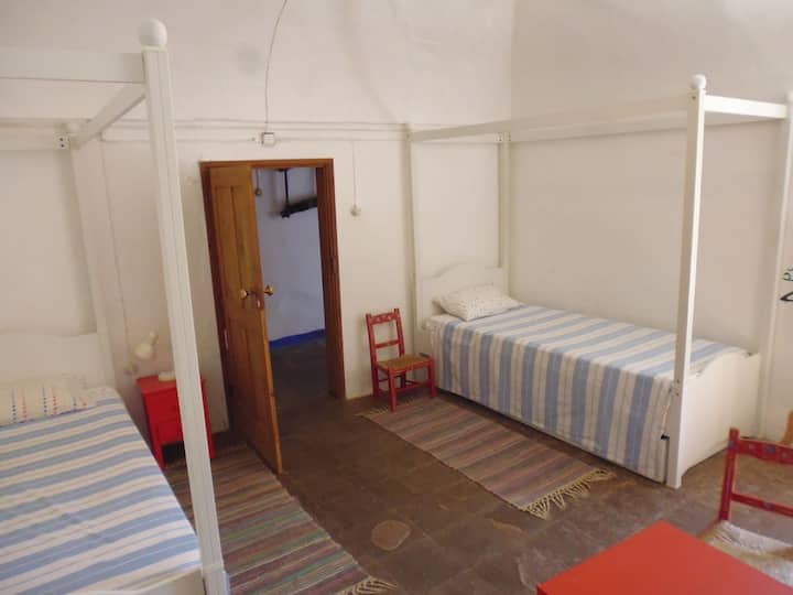 Casa Antiga Bedroom with 4 single beds