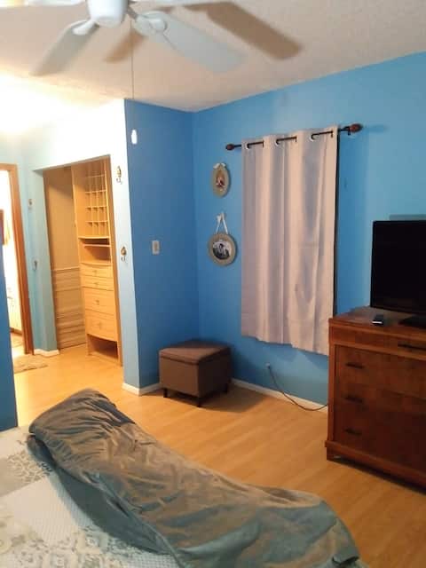 Just a room. 30 miles to Disney. 40 miles to ocean