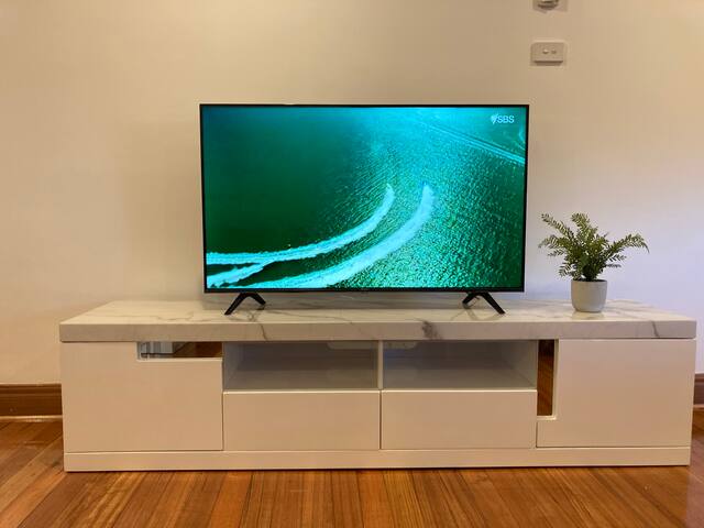 Style/Comfort/Spacious 4 Bedroom House plus study gallery image 3