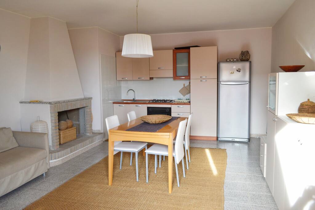 cucina essenziale con tutto il necessario per la vostra vacanza