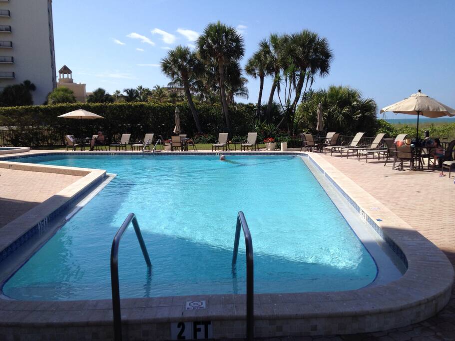 Large Pool 3ft - 6ft deep