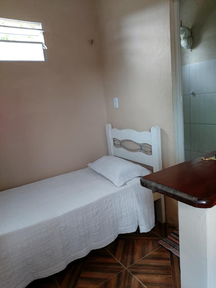 TROSTRUKI APARTMAN S JEDNOKREVETNIM KREVETOM