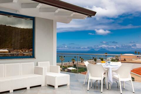 Terraces d'Orlando, Ambra apt. with side sea view