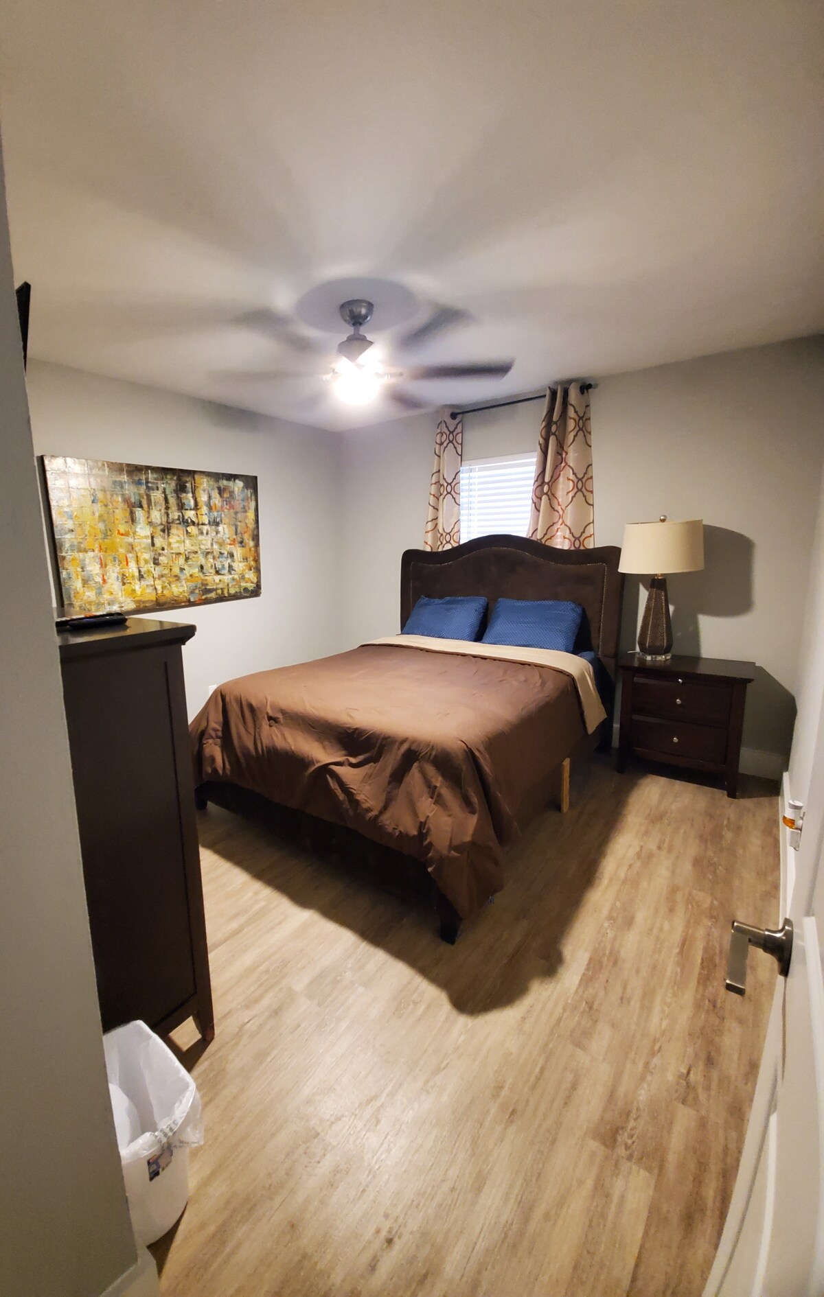 标准双人床卧室3