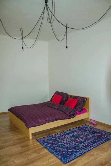Dvoulůžková postel - King size bed