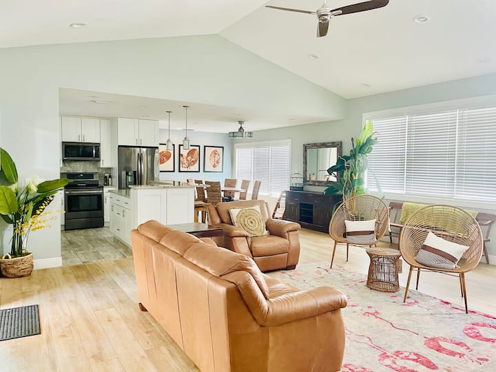 Beautiful Home / Neighborhood, Walking Friendly - Saint Petersburg, FL